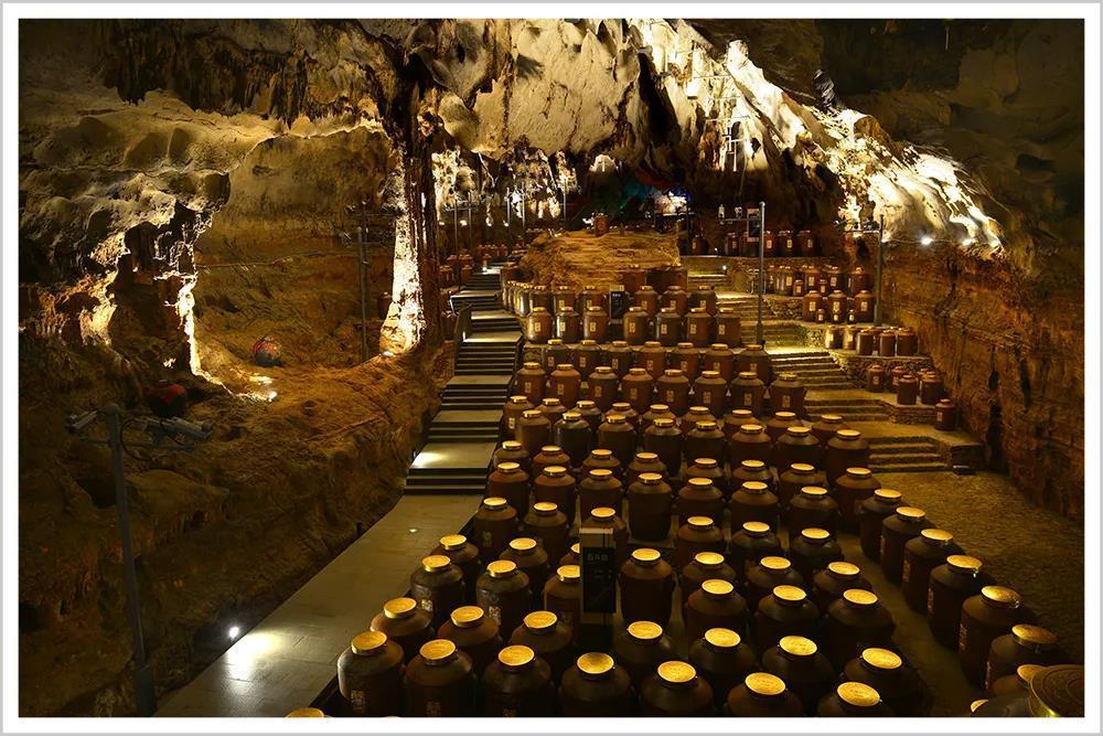 天宝洞,让郎酒和其他酒厂有了"天壤之别",有了"大自然更爱郎酒"的神秘